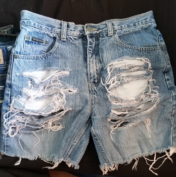 Shorts - Picture 1 of 4